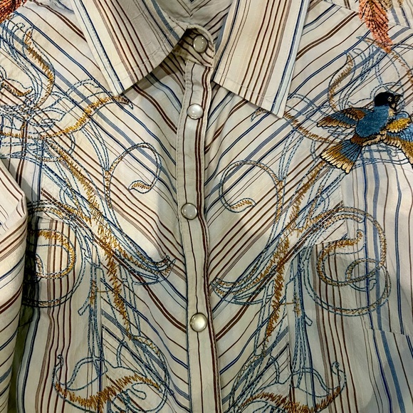 3j button down. In perfect condition. Love this too! Great detail size S - Picture 2 of 4